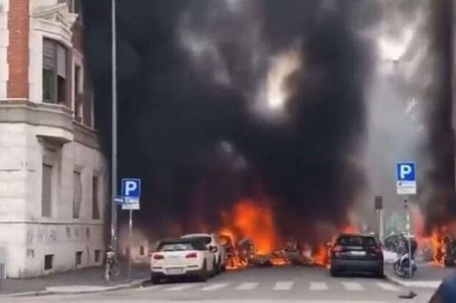 Italy: Nổ lớn kèm cột khói đen bốc cao ở thành phố Milan