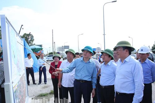 Đoàn công tác thành viên Chính phủ kiểm tra một số dự án trên địa bàn tỉnh Ninh Bình