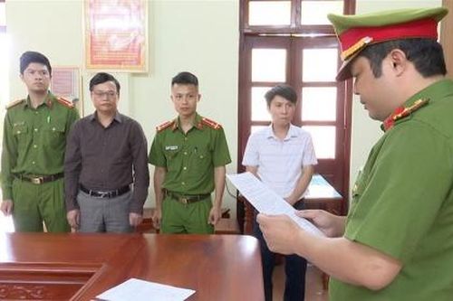 Bắt Chánh thanh tra tỉnh Lai Châu