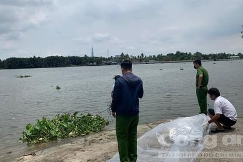 Phát hiện thi thể nam thanh niên trôi trên sông Sài Gòn