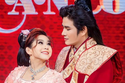 Điều khiến Bình Tinh bất ngờ khi làm việc chung với MC Vũ Mạnh Cường
