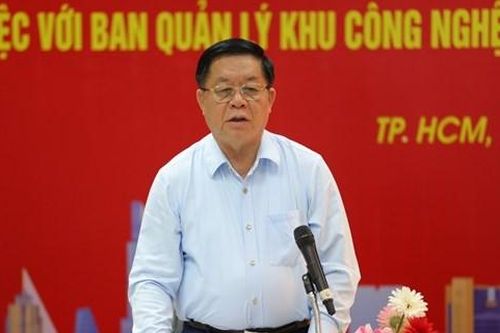BẢN TIN MẶT TRẬN: Trưởng Ban Tuyên giáo Trung ương: Trọng dụng đội ngũ trí thức, chuyên gia, nhà khoa học về nước cống hiến
