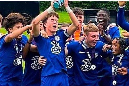CĐV sốc khi Lampard gọi cầu thủ U14 lên đội một Chelsea