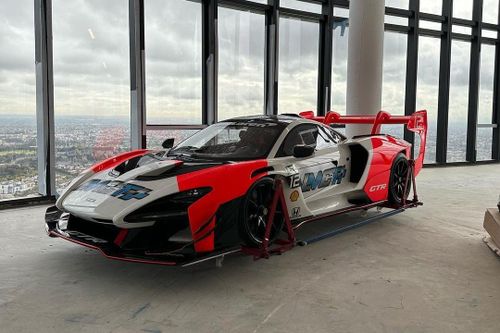 Cất siêu xe McLaren Senna GTR trên penthouse tầng 57