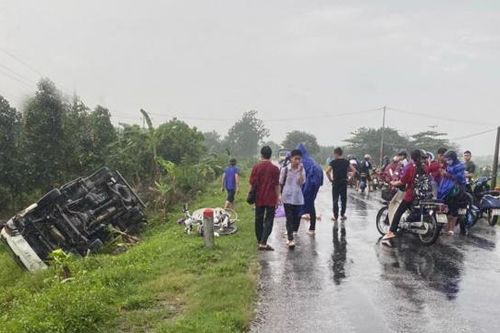 Tai nạn giao thông ngày 12/5/2023: Va chạm xe tải, 2 nữ sinh thiệt mạng