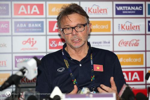 HLV Philippe Troussier: Tôi tự hào về tinh thần thi đấu của các cầu thủ