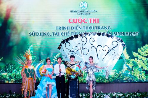 Khánh Hòa: Trao 2 giải Nhất cuộc thi trình diễn thời trang tái chế từ chất thải rắn
