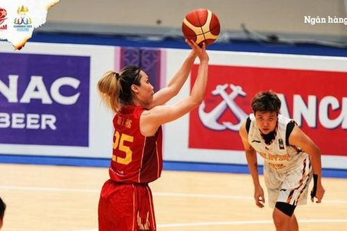 Chị em Thảo My, Thảo Vy nỗ lực hết sức, bóng rổ nữ Việt Nam vẫn thua đáng tiếc trước Malaysia