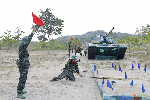 Tham quan, rút kinh nghiệm huấn luyện, kiểm tra '3 tiếng nổ'