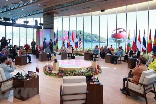 Hội nghị Cấp cao ASEAN lần thứ 42 kết thúc, thông qua 10 văn kiện