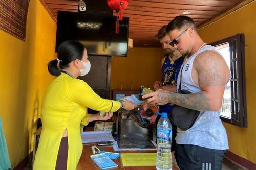 Bán vé tham quan phố cổ Hội An là góp phần giữ gìn Di sản