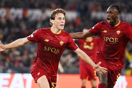 Europa League: Juventus chật vật gỡ hòa, Roma tạo lợi thế nhỏ