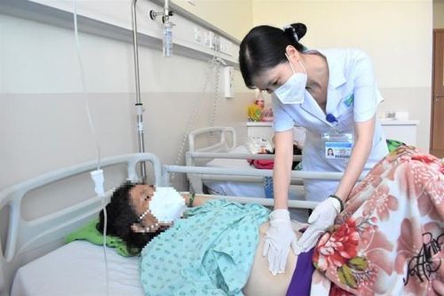 Nhiều bệnh nhân ung thư nguy kịch vì tự ý dùng thuốc trôi nổi trên mạng