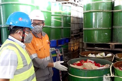Tiêu hủy lượng lớn thuốc bảo vệ thực vật chứa chất cấm