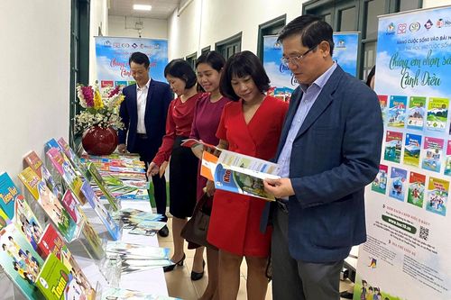 Hà Nội chọn xong sách giáo khoa lớp 4, 8 và 11