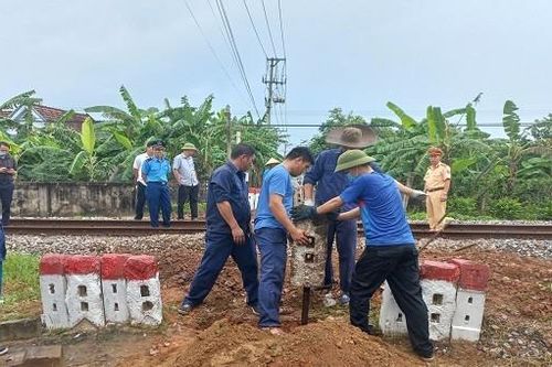 Quảng Bình đóng lối đi tự mở để ngăn ngừa tai nạn giao thông đường sắt