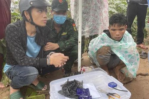 Bắt 2 đối tượng vượt biên mua ma túy về sử dụng