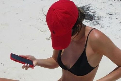 Kendall Jenner diện bikini khoe thân hình 1,79 m
