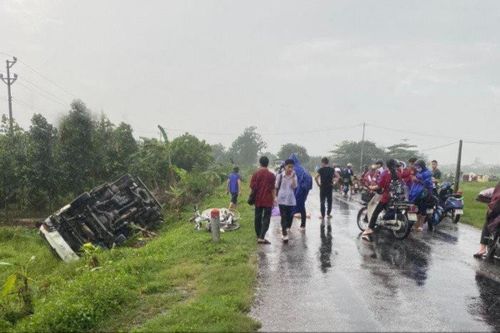 Đôi bạn thân tử vong trên đường đi học về