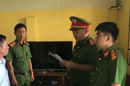 Khởi tố thêm 2 cán bộ liên quan vụ cấp 65 sổ đỏ trên đất rừng