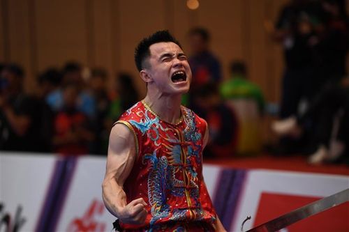 Wushu 'mở hàng' huy chương Vàng cho Đoàn Thể thao Việt Nam