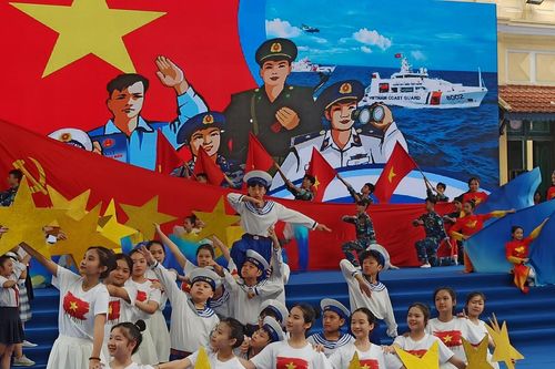 Sôi động Ngày hội Tự hào biển đảo quê hương của học sinh Hà Nội