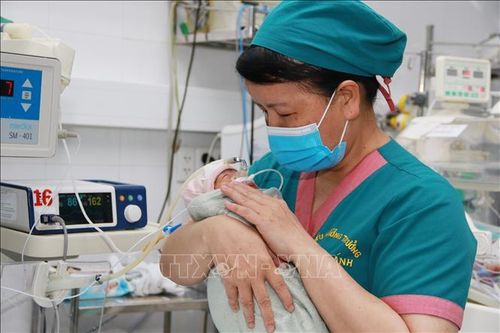 Giữ nhịp thở cho những trẻ sinh non
