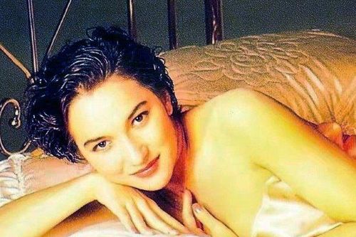 Bông hồng lai gợi cảm bị bạn trai 'đá' vì đóng phim người lớn