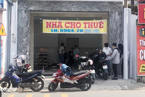 Nhiều mặt bằng 'ngóng' người thuê
