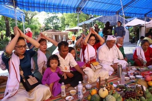 Vào mùa lễ Mẫu tháng Ba