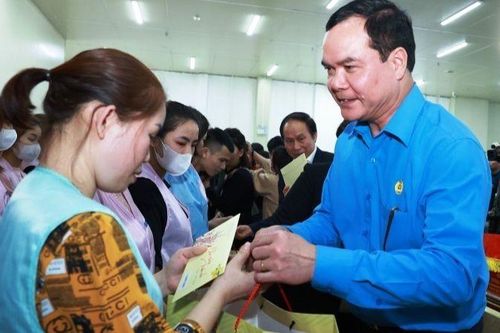 Đẩy nhanh tiến độ hỗ trợ công nhân, lao động