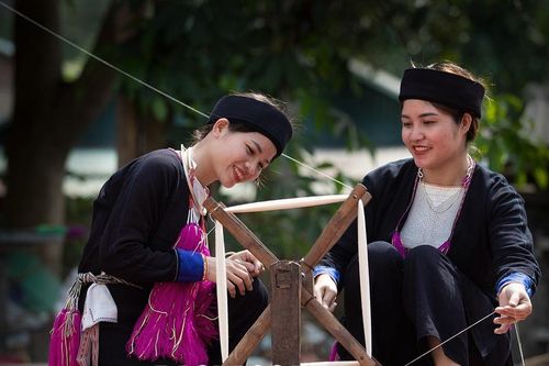 Người Dao Văn Bàn giữ nghề dệt