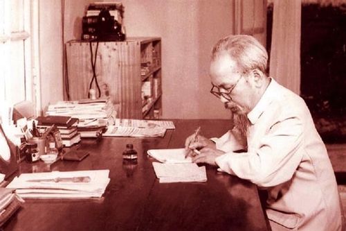 Vận dụng tư tưởng 'lấy đức phục người'