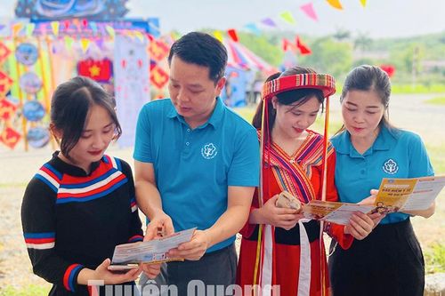 Gần 500 lượt người được tuyên truyền chính sách BHXH, BHYT