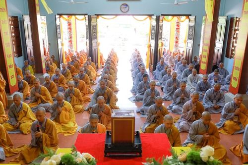 Bình Định: Giới tử Đại giới đàn Trí Độ tụng luật