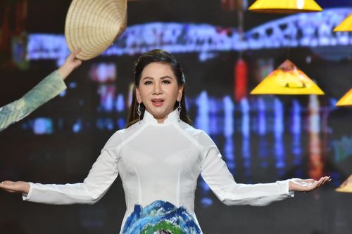 Hoa hậu Yến Phượng – Nàng hậu sở hữu giọng hát gây thương nhớ của showbiz Việt