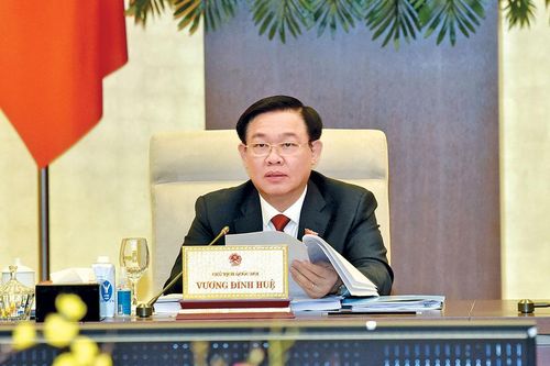 Tạo thuận lợi tối đa cho công dân trong xuất, nhập cảnh