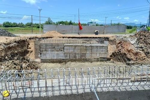 Chủ đầu tư và nhà thầu nói gì sau vụ sập đất công trình khiến một người tử vong?