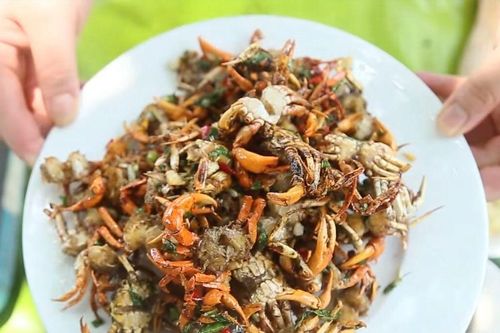 4 sai lầm cần tránh khi ăn cua đồng để không ảnh hưởng đến sức khỏe