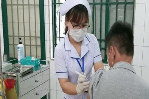 Điều dưỡng chăm bệnh nhân tâm thần - những bông hoa thầm lặng tỏa hương