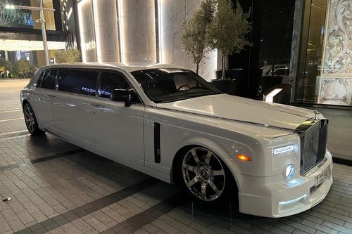 Rolls-Royce Phantom được độ thành xe limousine