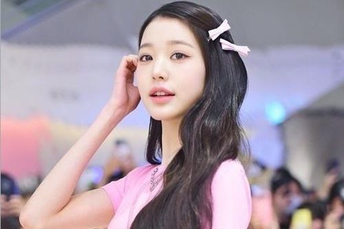 Nữ ca sĩ Hàn Quốc cao 1,73 m được ví như búp bê