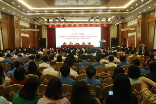 Đồng chí Nguyễn Xuân Thắng tiếp xúc với 500 công nhân, lao động tỉnh Quảng Ninh