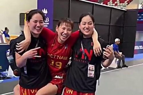 Cặp chị em song sinh Trương Twins và loạt khoảnh khắc siêu đáng yêu