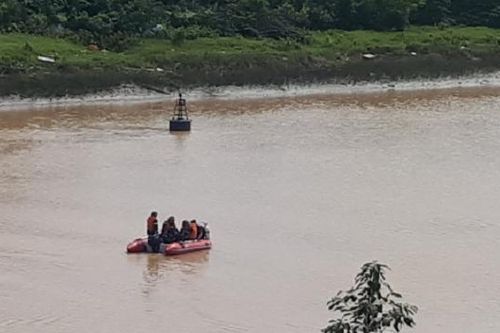 Tìm thấy thi thể người phụ nữ gieo mình xuống sông Chu
