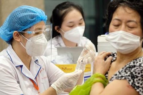 Điều chỉnh việc tiêm vắc xin phòng COVID-19