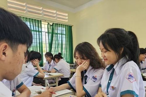 Bạo lực học đường - nặng hậu quả, nhẹ giải pháp: Lá chắn nào bảo vệ học sinh?
