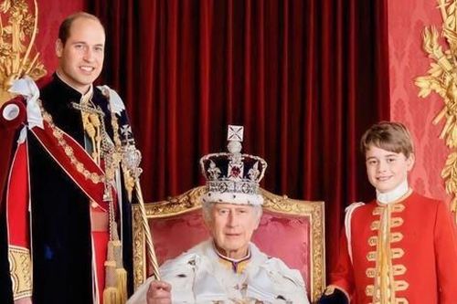 Chân dung Vua Charles bên hai người thừa kế ngai vàng