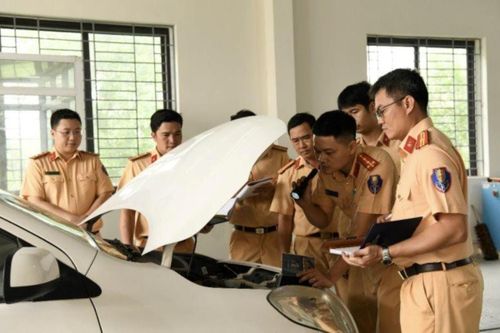 CSGT hỗ trợ kiểm định hơn 100.000 lượt phương tiện