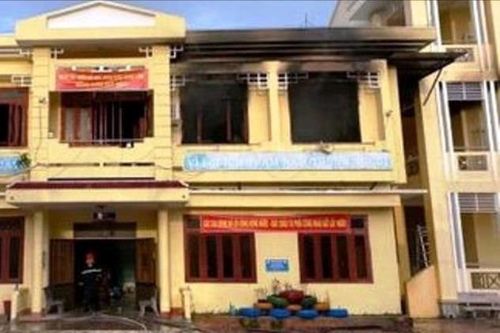 Cháy kho lưu trữ của một trường THCS tại Quảng Ngãi